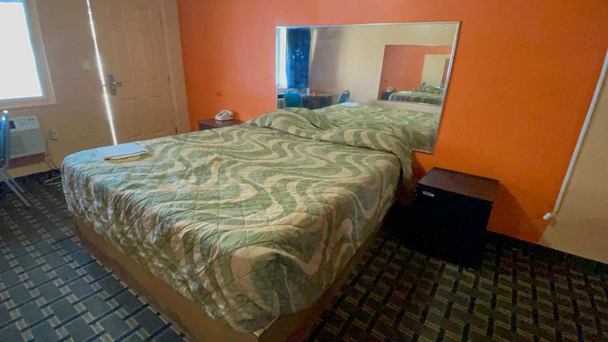 Deluxe Inn Motel デトロイト エクステリア 写真